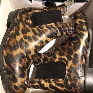 RALPH LAUREN LEOPARD PRINT RAIN BOOTS.